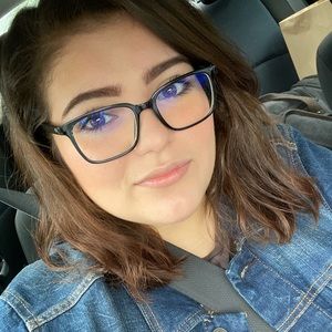 Meet your Posher, Crystal